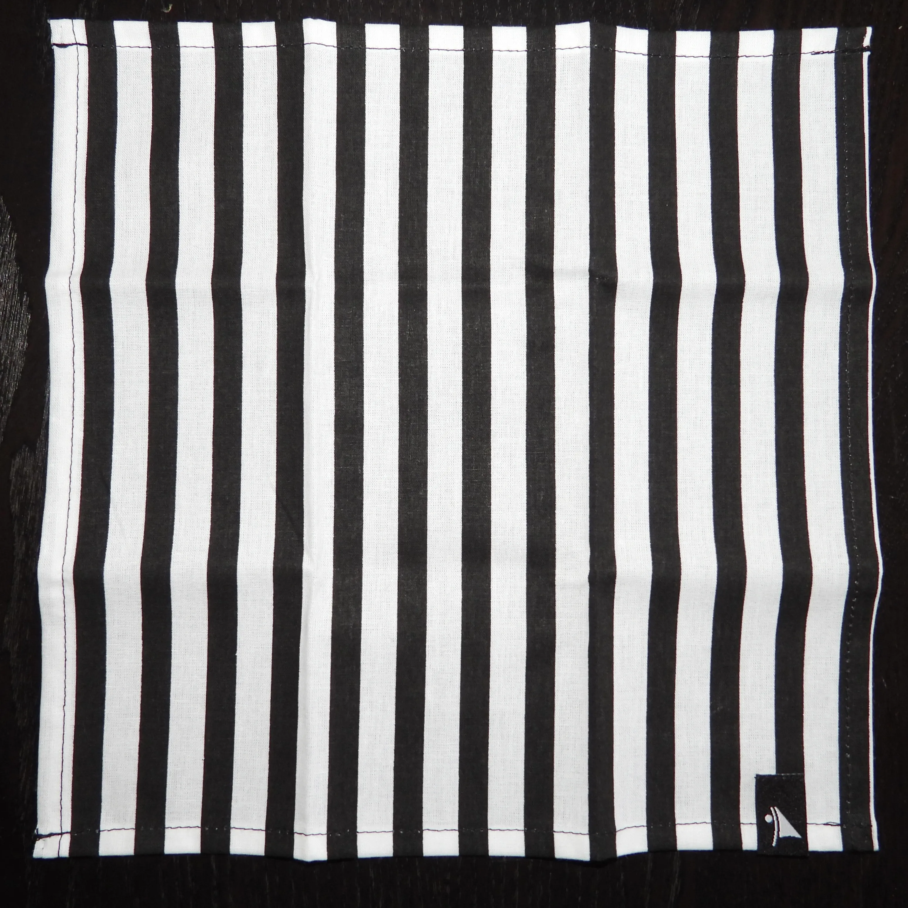 Streifen vertikal, schwarz